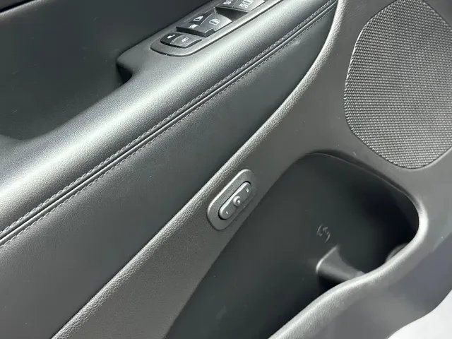 Jeep Grand Cherokee — Фото автомобиля 9