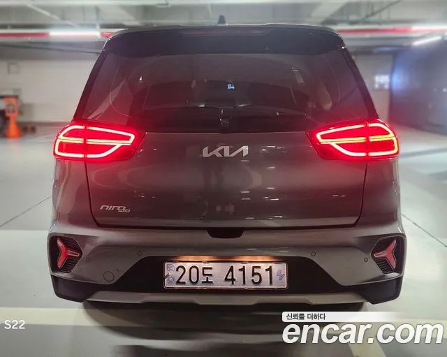 Kia Niro — Фото автомобиля 2