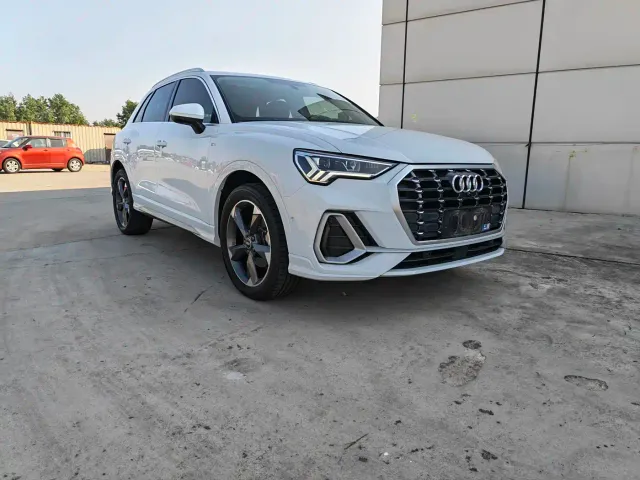 Audi Q3 — Фото автомобиля 3
