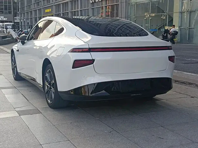 Xpeng P7 — Фото автомобиля 6