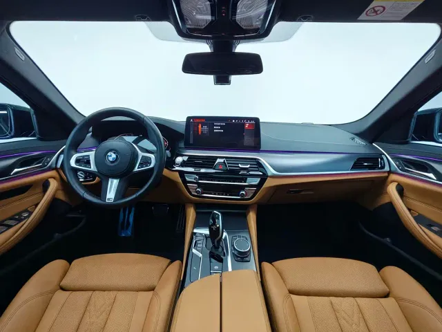 BMW 5 Series — Фото автомобиля 12