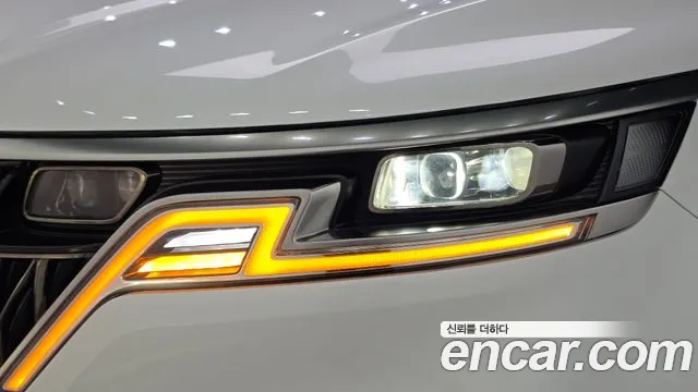 Kia Carnival Generation 4 — Фото автомобиля 22
