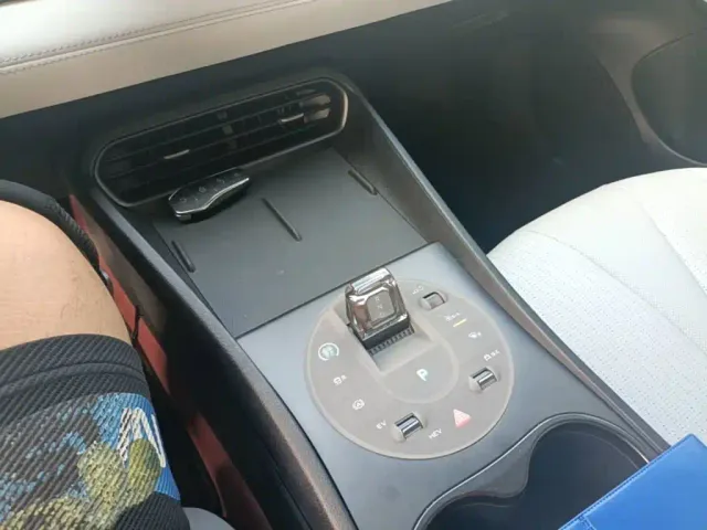 BYD Seal 05 DM-i — Фото автомобиля 13