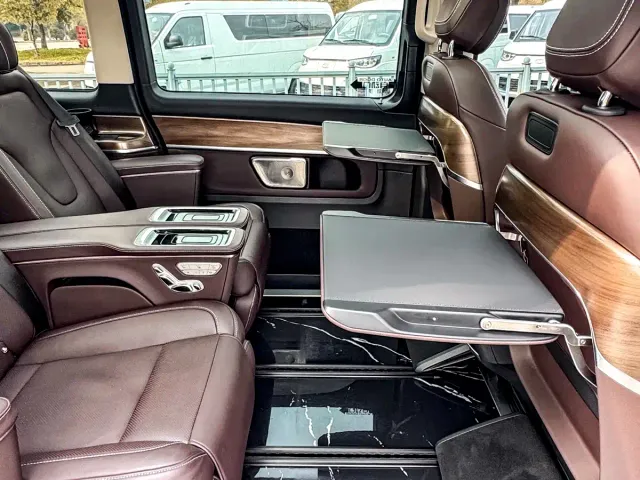 Mercedes-Benz V-Class — Фото автомобиля 20