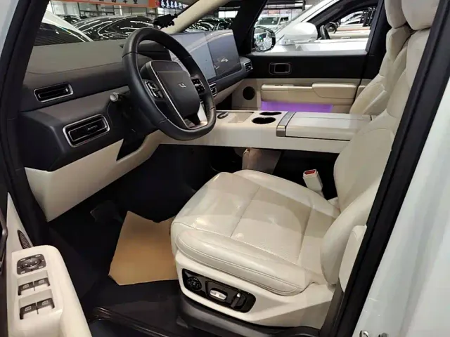 Li Auto MEGA — Фото автомобиля 15