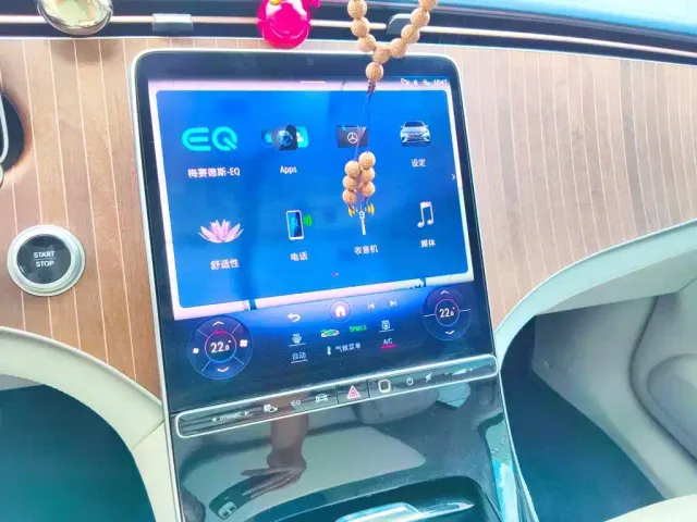 Mercedes-Benz EQE SUV — Фото автомобиля 14