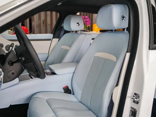 Rolls-Royce Ghost — Фото автомобиля 15