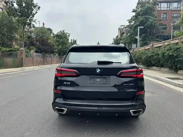 BMW X5 — Фото автомобиля 11