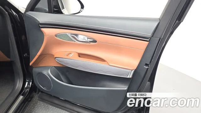 Genesis GV70 — Фото автомобиля 13