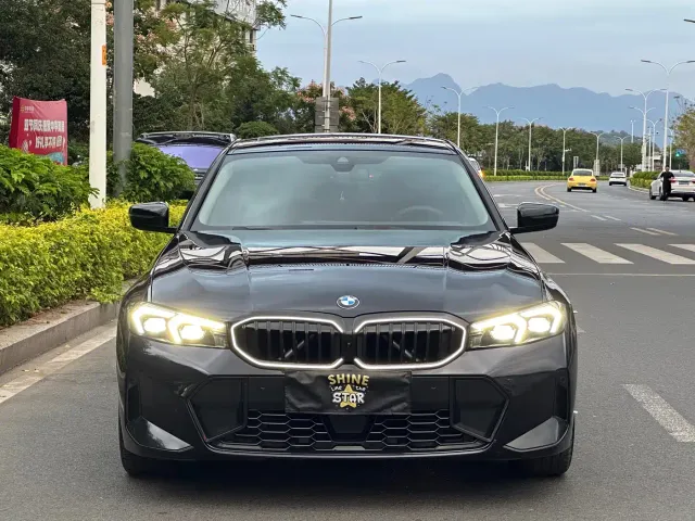 BMW 3 Series — Фото автомобиля 2