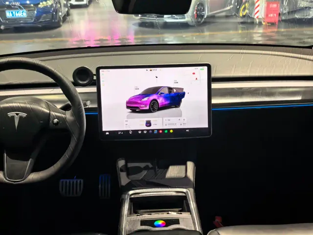 Tesla Model Y — Фото автомобиля 10