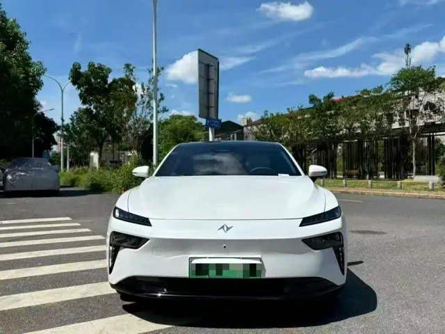 Dongfeng eπ 007 — Фото автомобиля 2