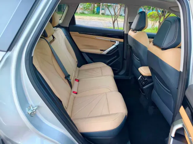 Geely Boyue L — Фото автомобиля 7