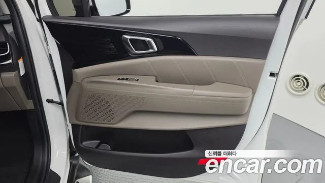 Kia Carnival Generation 4 — Фото автомобиля 14