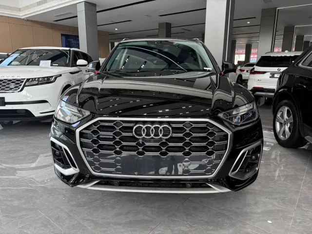 Audi Q5L — Фото автомобиля 2