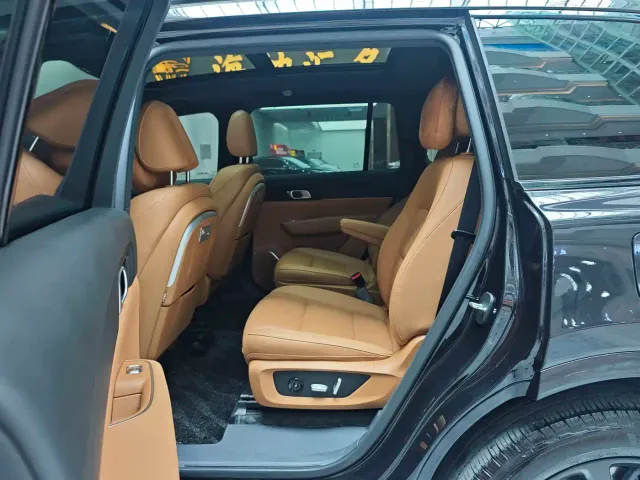 Li Auto ONE — Фото автомобиля 8