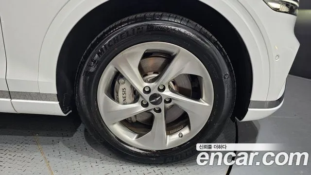 Genesis GV70 2.5T Бензин AWD — Фото автомобиля 17