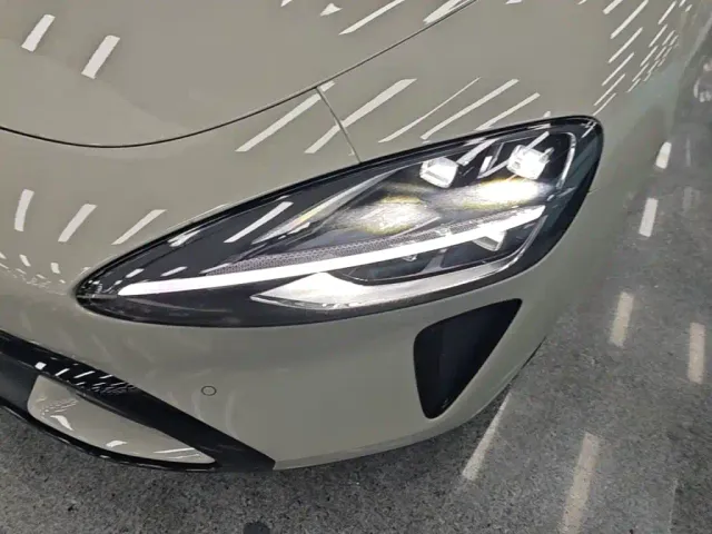 Xiaomi SU7 — Фото автомобиля 23