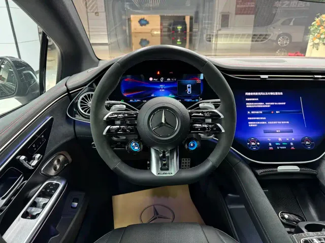 Mercedes-Benz EQE AMG — Фото автомобиля 16
