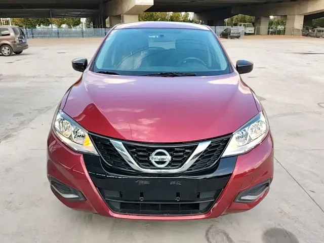 Nissan Tiida — Фото автомобиля 2