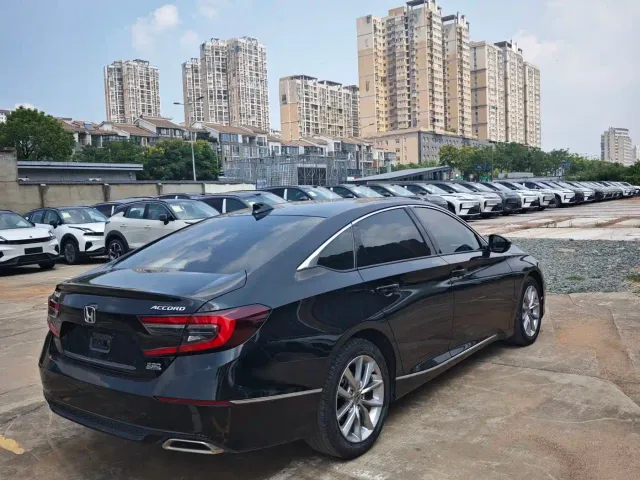 Honda Accord — Фото автомобиля 10