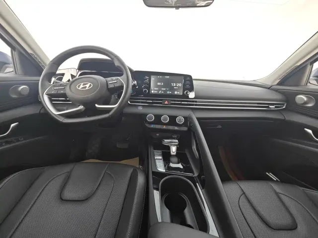 Hyundai Elantra — Фото автомобиля 20