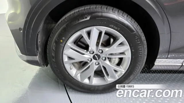 Genesis GV70 2.5T Бензин AWD — Фото автомобиля 5