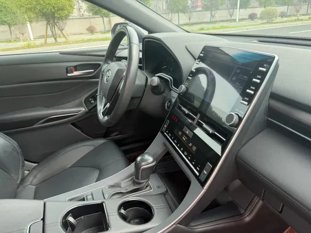 Toyota Avalon — Фото автомобиля 13