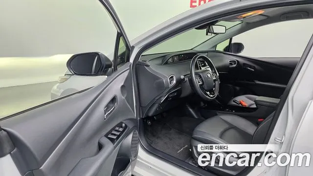 Toyota Prius — Фото автомобиля 10