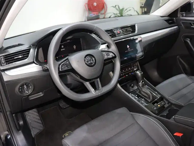 Skoda Superb — Фото автомобиля 10