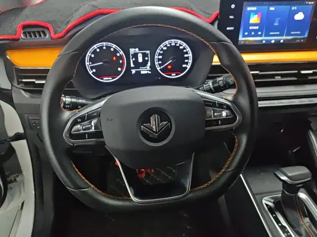 Livan X3 PRO — Фото автомобиля 15