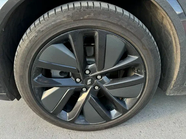 Li Auto L9 — Фото автомобиля 4