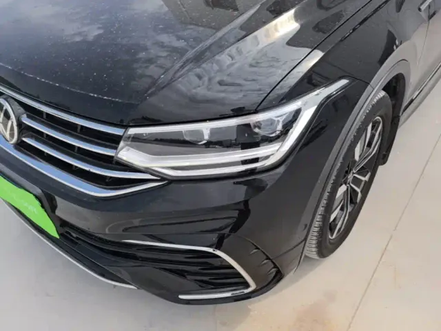 Volkswagen Tiguan L — Фото автомобиля 23