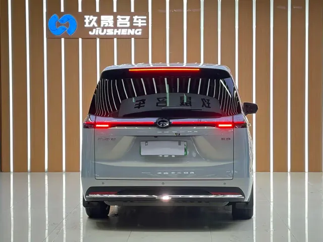 GAC Trumpchi E8 — Фото автомобиля 21