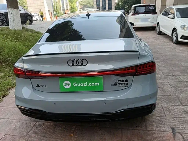 Audi A7L — Фото автомобиля 5