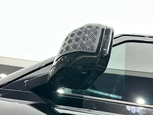 Land Rover Defender — Фото автомобиля 9
