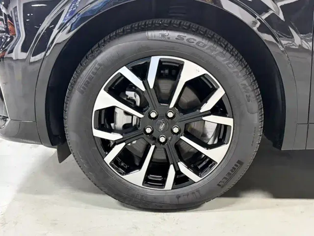 Ford Edge — Фото автомобиля 17