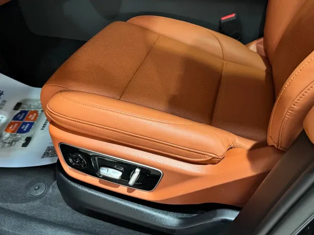 Li Auto L7 — Фото автомобиля 11