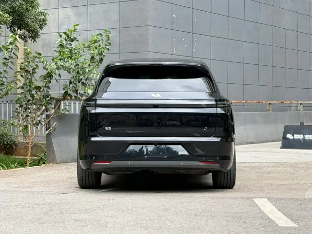 Li Auto L7 — Фото автомобиля 6