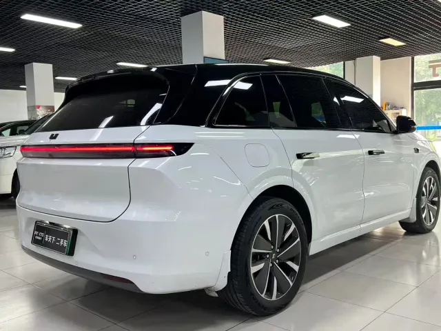Li Auto L6 — Фото автомобиля 6