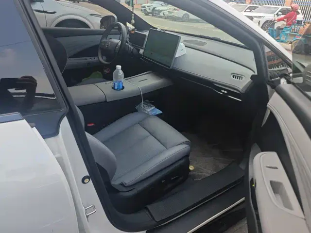 Nissan N7 — Фото автомобиля 8