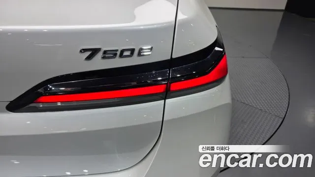 BMW 7-Series 7 серия (G70) — Фото автомобиля 15