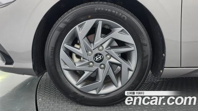 Hyundai Avante — Фото автомобиля 5