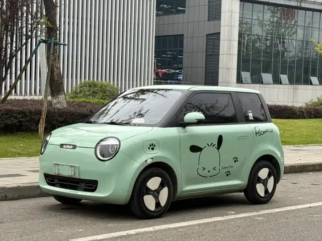 Фотография автомобиля — Changan Lumin