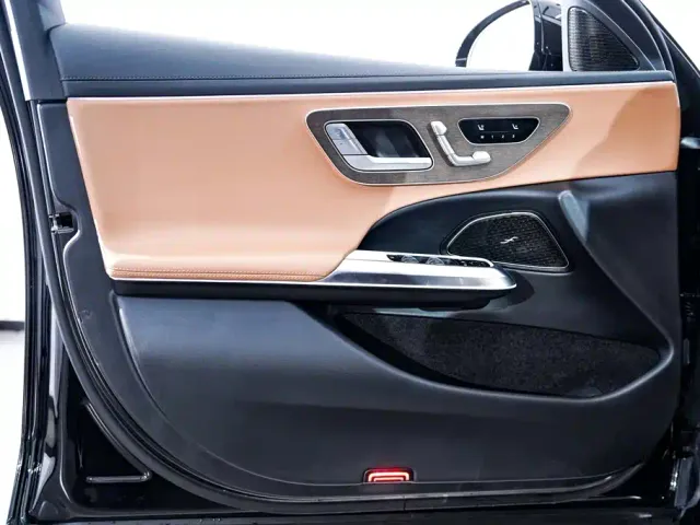 Mercedes-Benz E-Class — Фото автомобиля 17