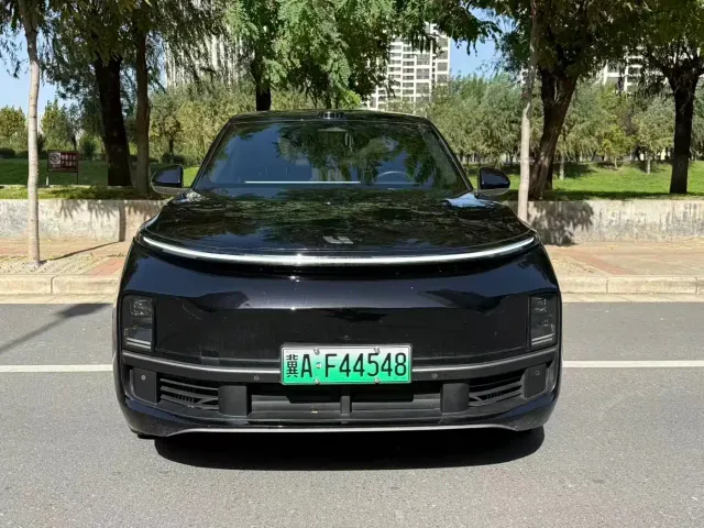 Li Auto L9 — Фото автомобиля 2