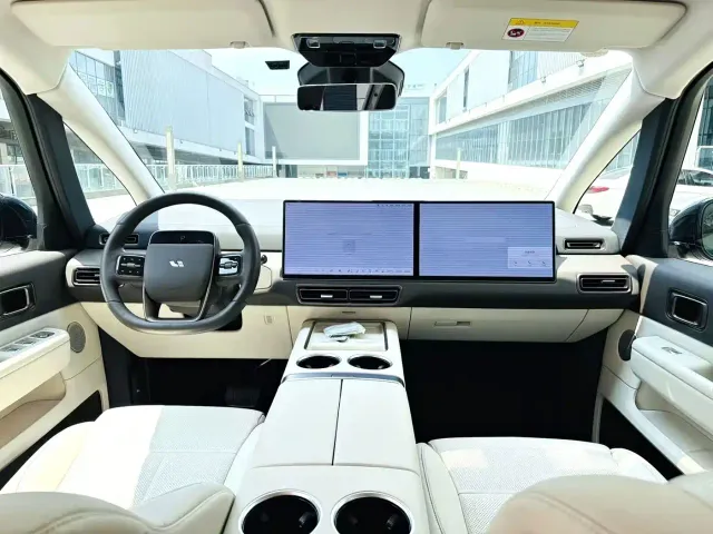 Li Auto MEGA — Фото автомобиля 6