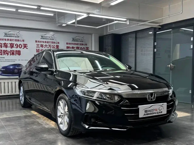Honda Accord — Фото автомобиля 3