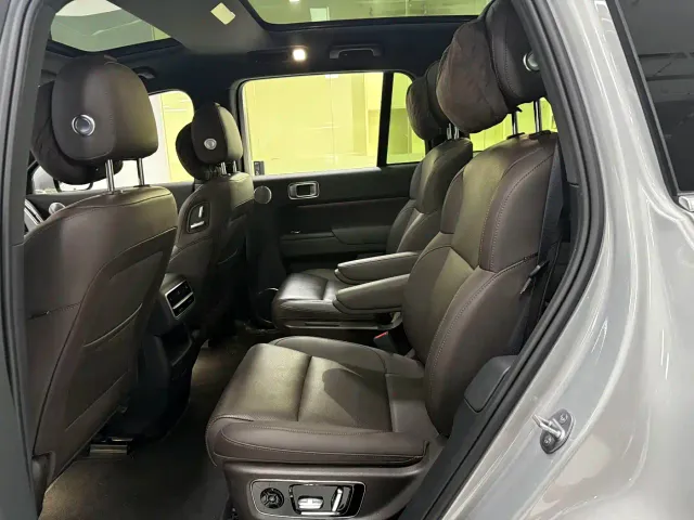 Li Auto L8 — Фото автомобиля 13