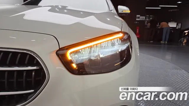 Mercedes-Benz E-Class — Фото автомобиля 22